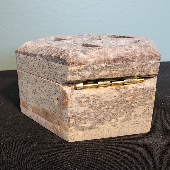 Soapstone Pentagram Trinket Box - Picture 5 of 9
